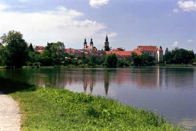 Telc.jpg (22651 bytes)