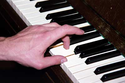 Piano2.jpg (13998 bytes)